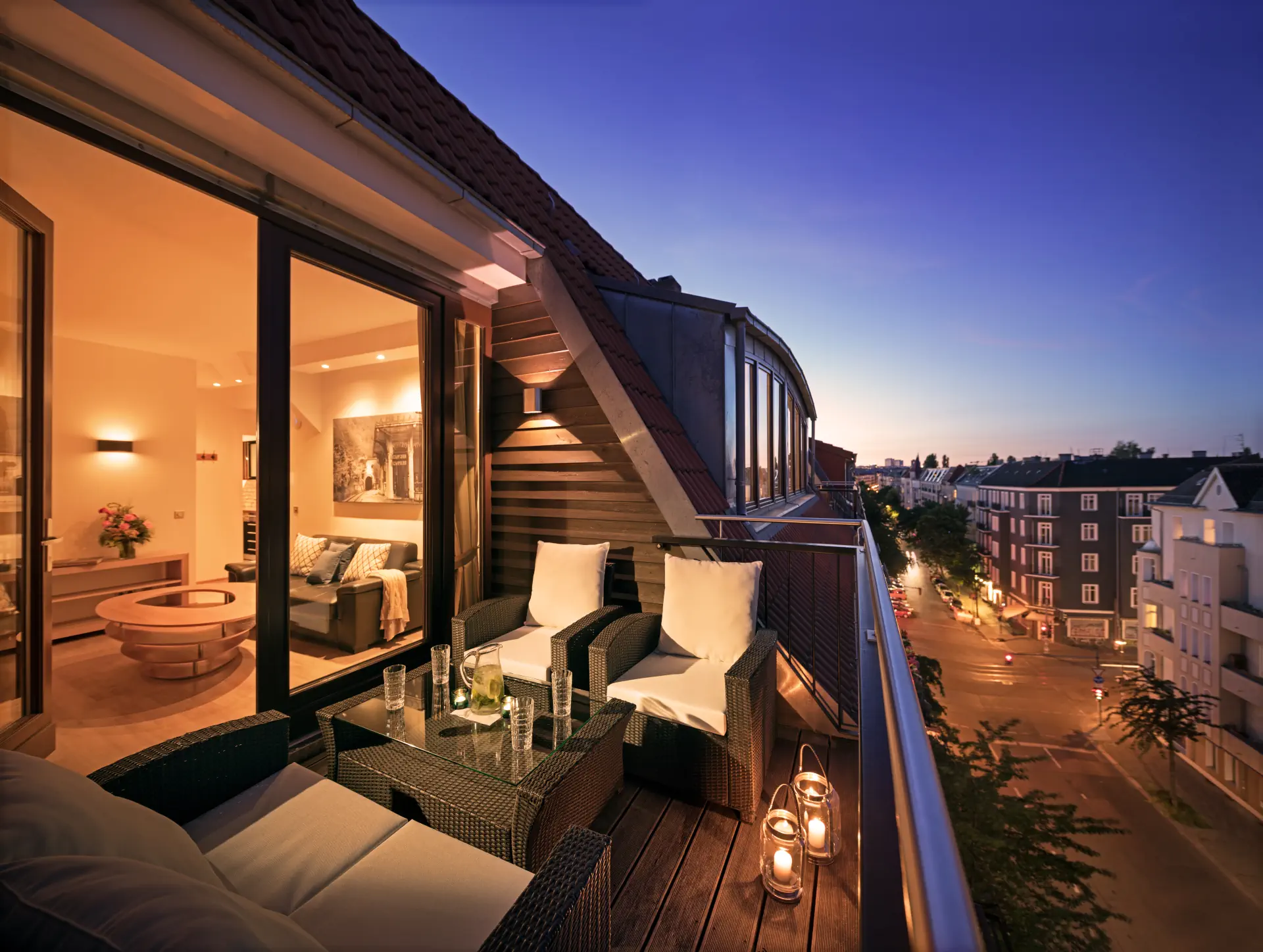 Deluxe One Bedroom Terrace Close High Def
